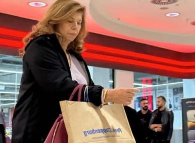 ПАНАИР: Йотова на шопинг в Милано, няма правителство