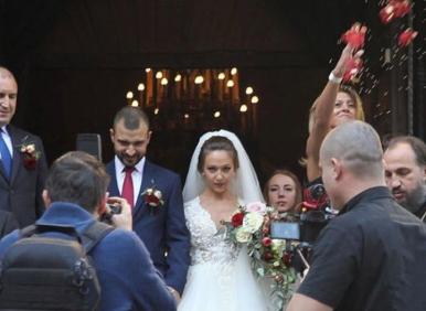 ПЪРВО ВЪВ ФАКЛА: Нов кумгейт? Радев уреди кумицата за съветник, кумеца - за парламентарен бос