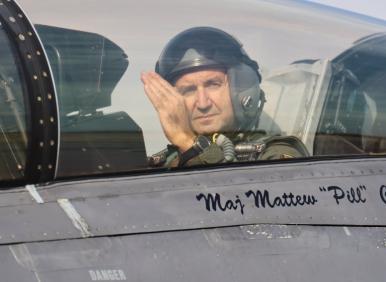 Новата власт? Само военщини! Икономиката е изпусната. Под ботуша на милитаристичен режим сме!