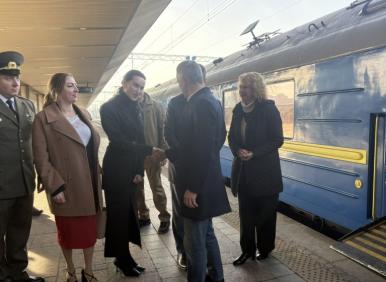 Бандата на Кириак-Стефчовци да си остане в Киев!