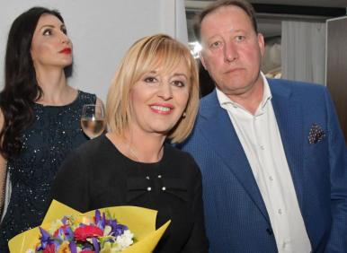 Страхил Ангелов гневно: Мая и мъжът й (болен украинист) пак курдисани във властта, като при всеки режим!