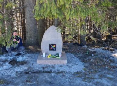 ОТВРАТ: ППДБ откриха първия в света паметник на педофилията