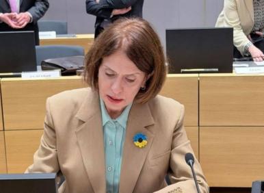 Тоя вампир да си взима заплатата от Зеленски, не от българския народ