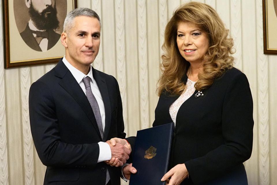 КАКВО СЕ СЛУЧВА - новите секти, грехът на Радев и Йотова