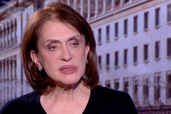 НЕВЕРОЯТЕН ЕКШЪН пред Външно: Поп пресрещна Нейнски с викове "Ционистка пачавро!" (ВИДЕО)