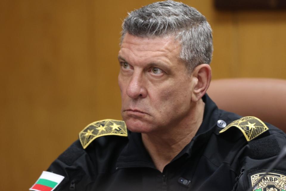 Пиар оставката на Кандев: един (тик-ток) клоун по-малко в МВР