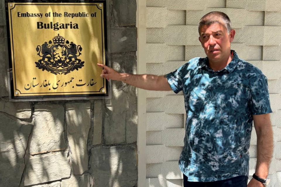 СКАНДАЛ ВЪВ "ФАКЛА"! Страхил Ангелов от Техеран: Българското посолство е пуснало кепенци, посланикът ни е избягал (ВИДЕО)