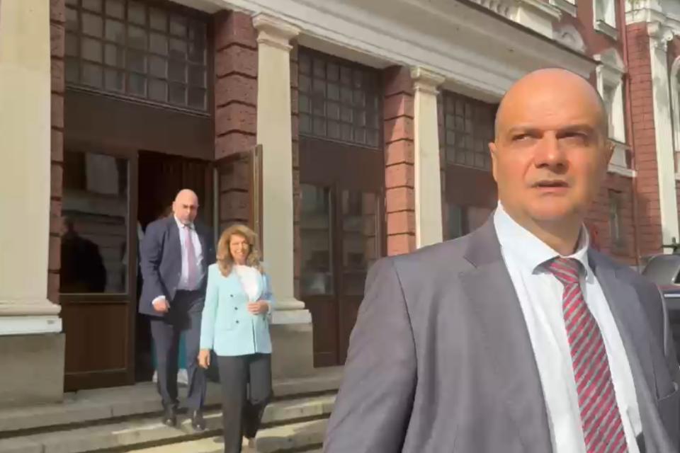 САМО ВЪВ “ФАКЛА”! Брутално видео - Колтуклиева разби Йотова за Ескобар, тя се скри зад НСО (ВИДЕО)