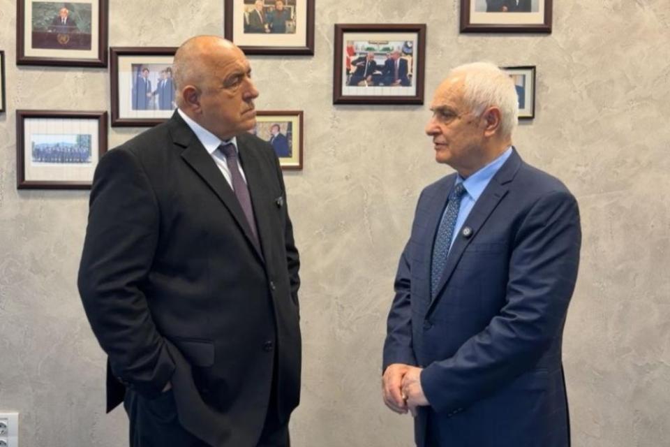 Унижението да ни "пази" Гърция. Ефектът след 22 години в НАТО