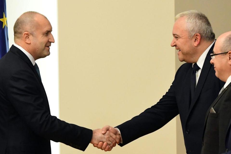 ГОРЕЩ АНАЛИЗ: Нови началници - стар слугинаж. Или фашизъм, облечен в министерска власт