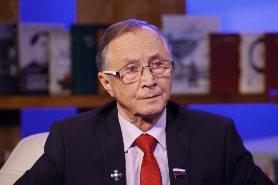 САМО ВЪВ "ФАКЛА"! Знаменитият руски актьор и шеф на културната комисия в Думата Николай Бурляев пред Страхил Ангелов: Ние сме братя, от една майка, светът ни иска мъртви. Ще оцелеем само заедно! (ВИДЕО)