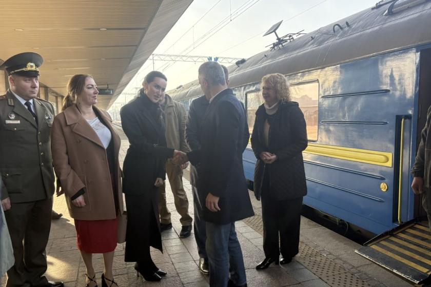 Бандата на Кириак-Стефчовци да си остане в Киев!