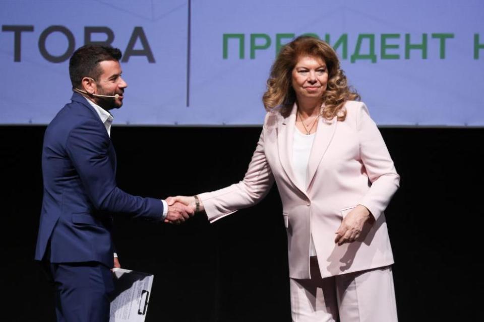 "България във възход"?! Президент или рекламно лице на Иван и Андрей
