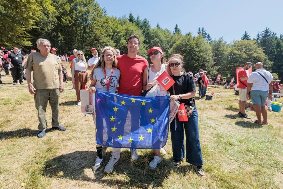 Дядото се обръща в гроба заради Крум и Станишев на Бузлуджа