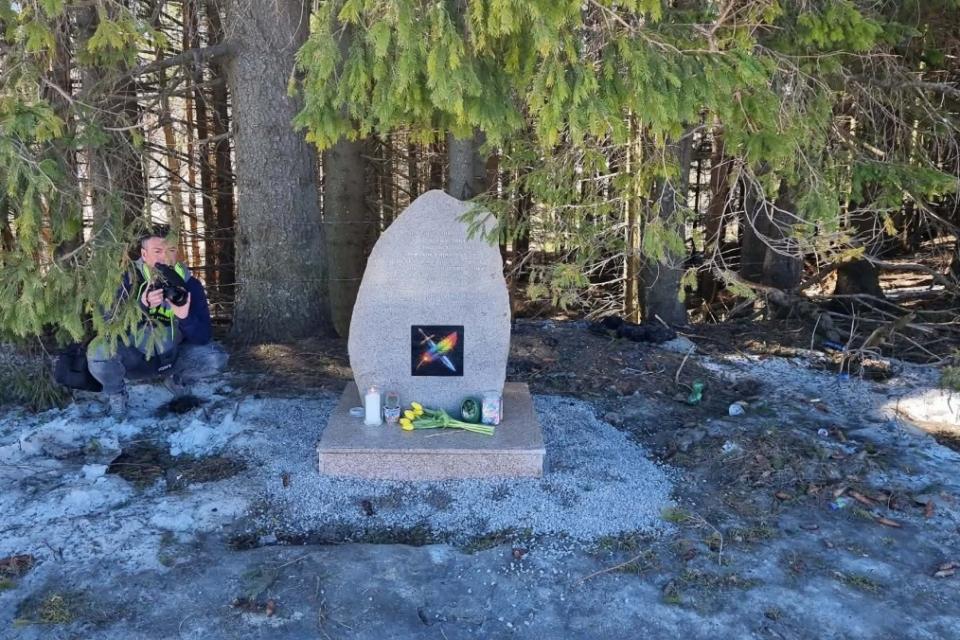 ОТВРАТ: ППДБ откриха първия в света паметник на педофилията